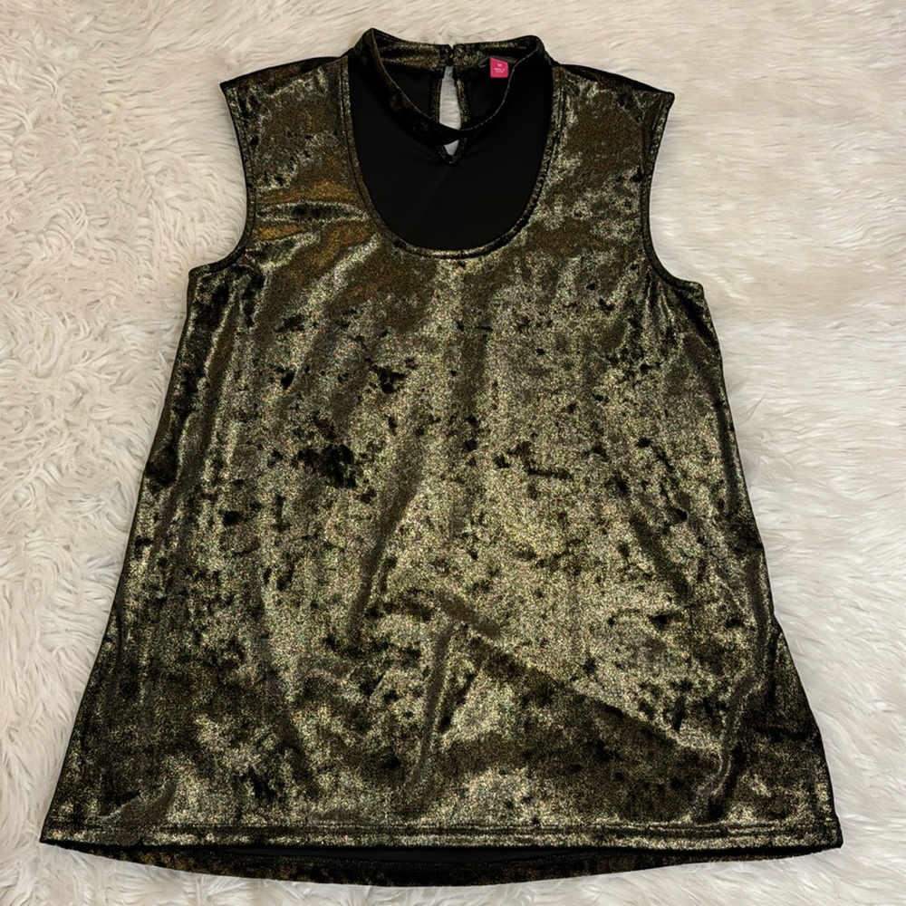 Vince Camuto sleeveless top size Medium color black/gold metallic